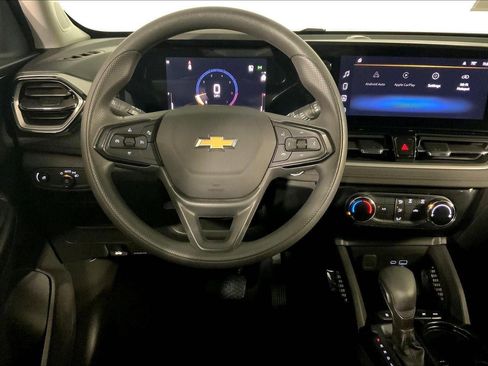 Used 2025 Chevrolet TrailBlazer LT AWD/4WD image 5