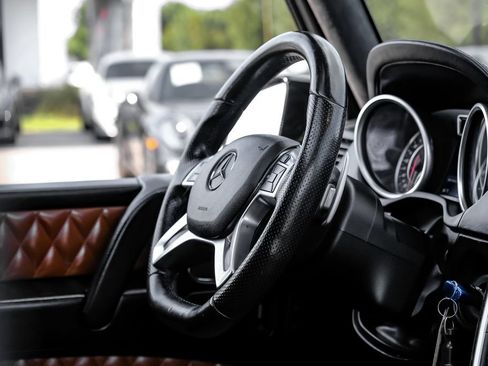 Used 2017 Mercedes-Benz G 63 AMG 4MATIC image 12