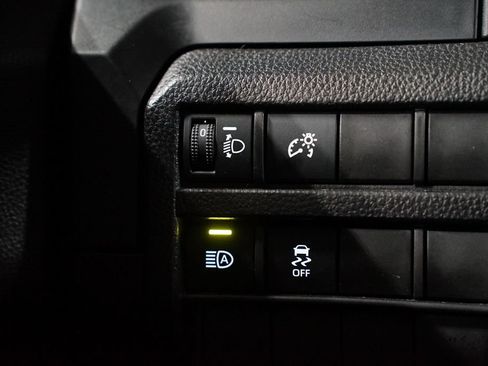 Certified 2025 Toyota Tacoma SR AWD/4WD image 24