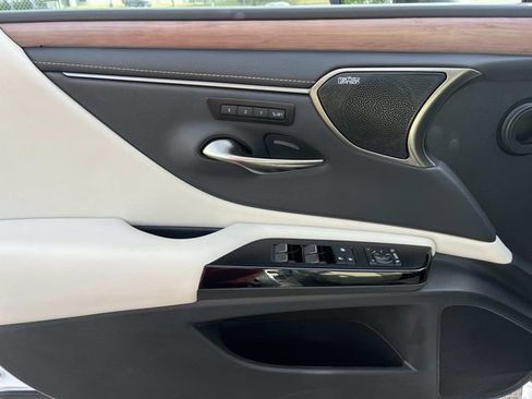 Used 2025 Lexus ES 350 Luxury image 28
