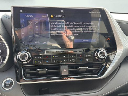 Used 2020 Toyota Highlander Platinum AWD/4WD image 15