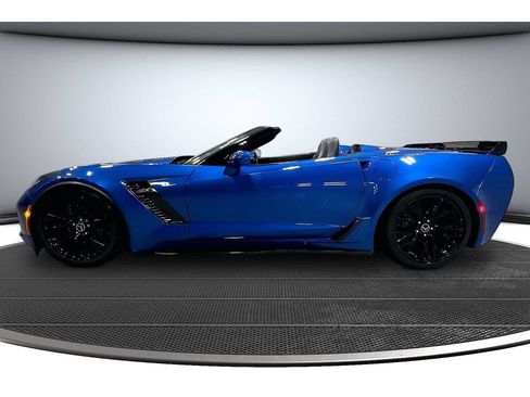 Used 2015 Chevrolet Corvette Z06 w/ 3LZ Preferred Equipment Group RWD image 15