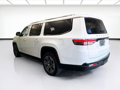Used 2024 Jeep Wagoneer L Series II RWD image 6