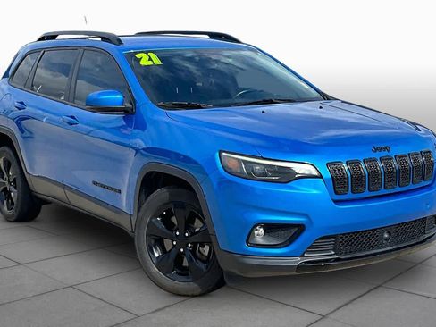 Used 2021 Jeep Cherokee Latitude Plus FWD image 2