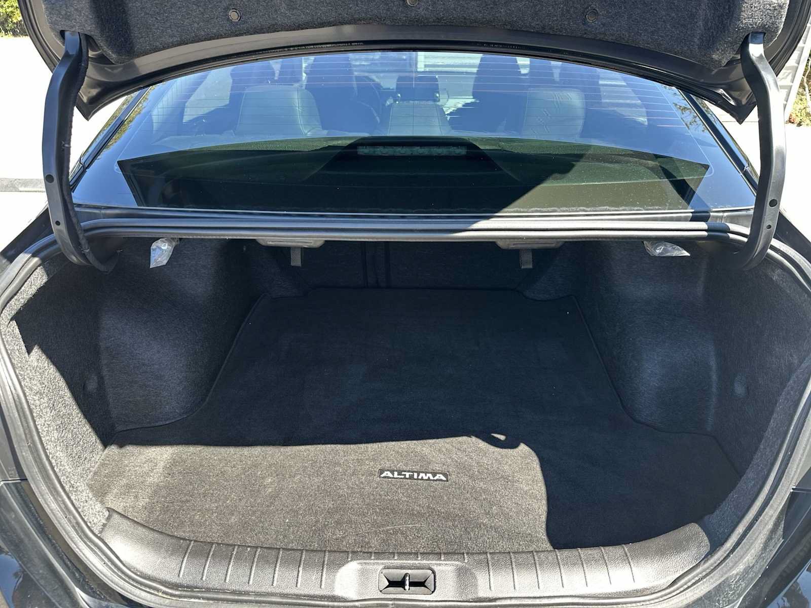 Used 2024 Nissan Altima 2.5 SR FWD image 25