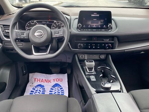 Used 2023 Nissan Rogue S image 9