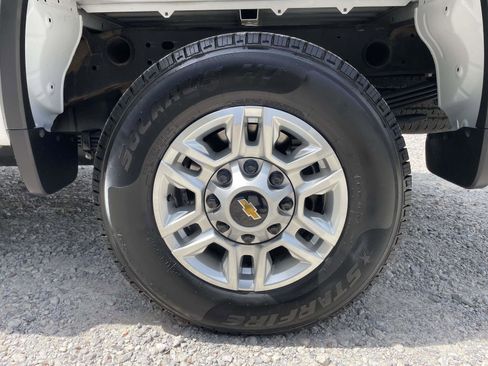 Used 2025 Chevrolet Silverado 2500 LT w/ Convenience Package image 28