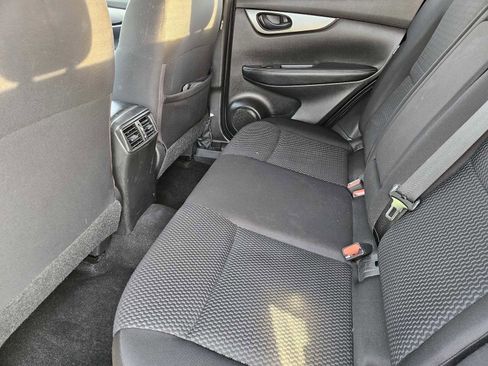 Used 2020 Nissan Rogue Sport S image 27