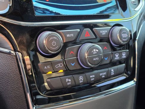 Used 2019 Jeep Grand Cherokee Limited w/ Luxury Group II AWD/4WD image 34