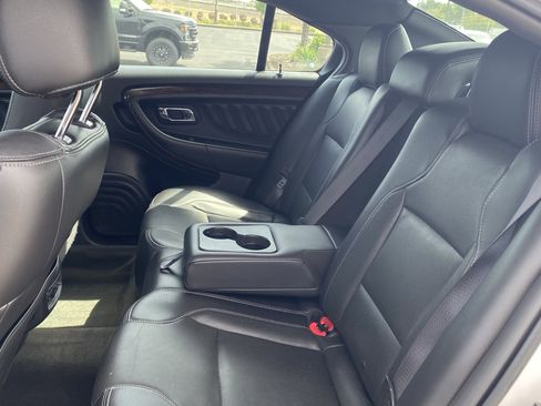 Used 2014 Ford Taurus Limited w/ Equipment Group 301A image 7
