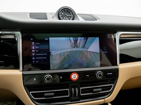 New 2026 Porsche Macan image 24