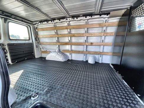 Used 2024 GMC Savana 2500 w/ Driver Convenience Package image 22