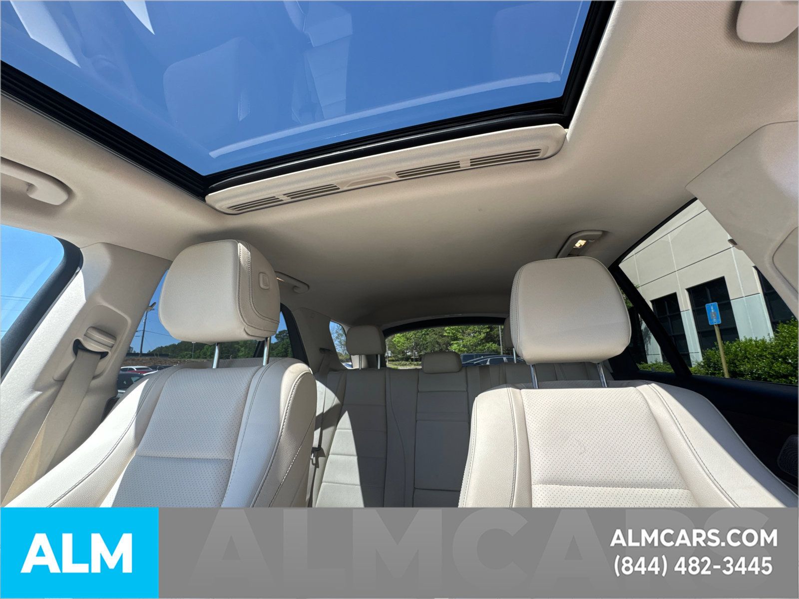 Used 2023 Mercedes-Benz GLE 350 4MATIC w/ Premium Package image 36