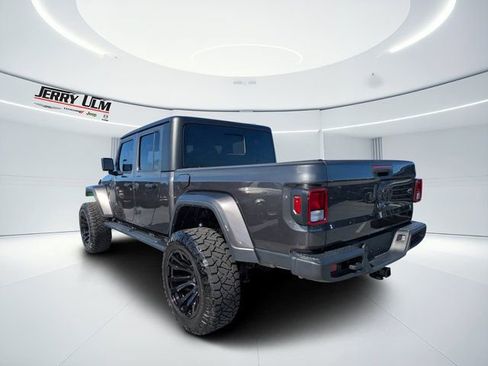 Used 2023 Jeep Gladiator Willys image 5