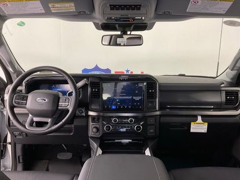 New 2025 Ford F250 Lariat w/ Chrome Package image 17