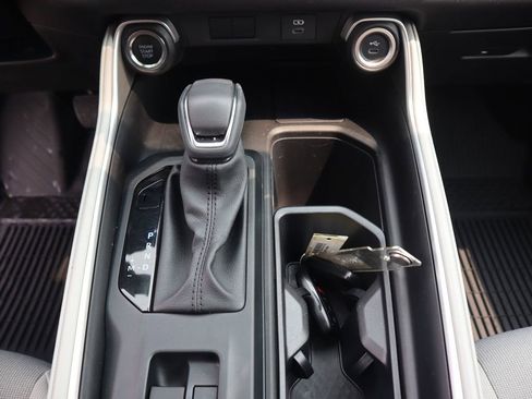 Used 2025 Toyota Grand Highlander AWD image 22