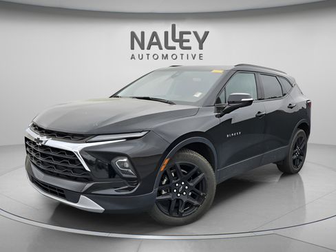 Used 2023 Chevrolet Blazer LT image 1