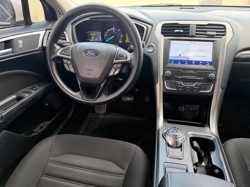 Used 2019 Ford Fusion SE image 27
