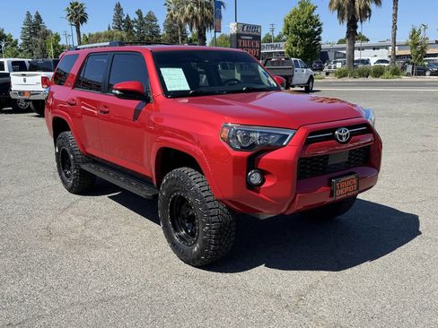 Used 2020 Toyota 4Runner SR5 Premium w/ Moonroof Package AWD/4WD image 36