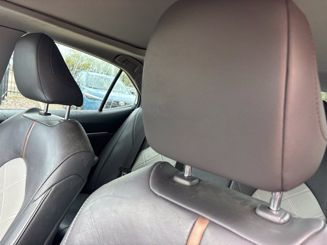 Used 2019 Toyota Camry XLE FWD image 9
