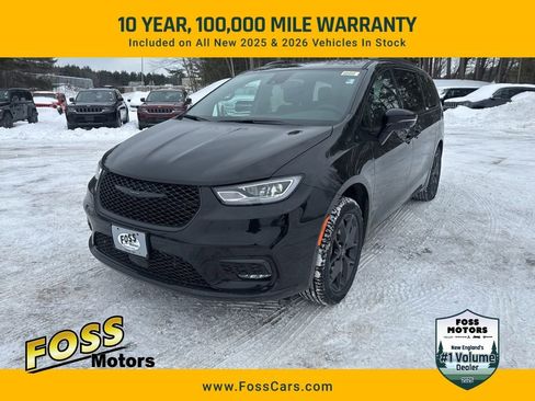 New 2026 Chrysler Pacifica Select image 1