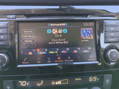 Used 2020 Nissan Rogue SV w/ Sun & Sound Touring Package image 24