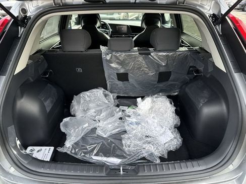 New 2026 Kia Niro LX image 32
