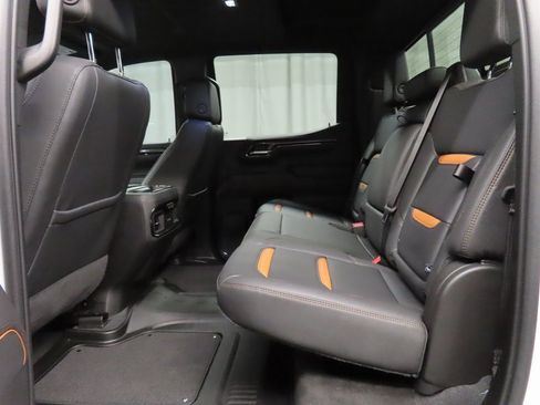 Used 2023 GMC Sierra 1500 AT4 w/ Technology Package image 11