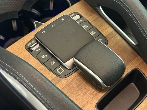 Certified 2025 Mercedes-Benz GLE 450 4MATIC image 33