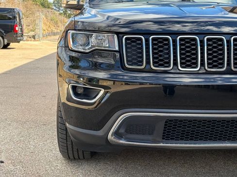 Used 2017 Jeep Grand Cherokee Limited image 13