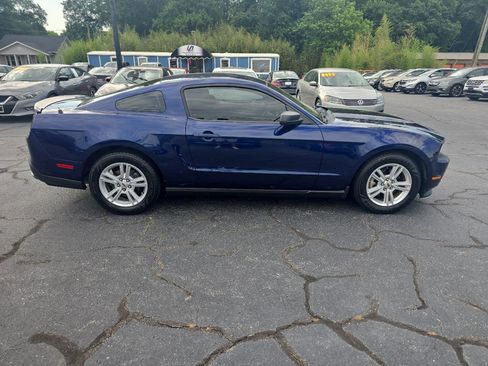Used 2011 Ford Mustang Coupe w/ 101A Rapid Spec Order Code RWD image 4