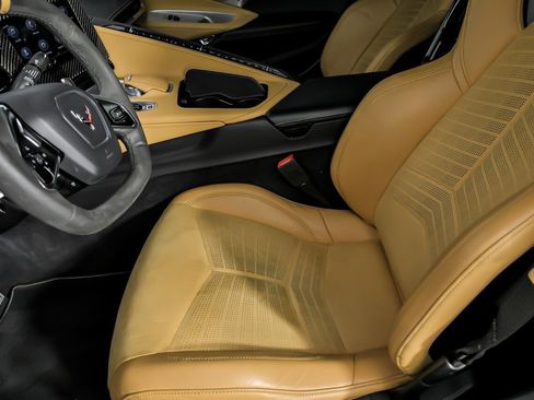 Used 2020 Chevrolet Corvette Stingray Preferred Cpe w/ 2LT Preferred Equipment Group image 24