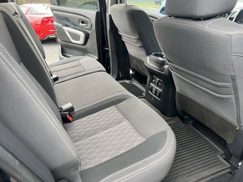 Used 2021 Nissan Titan SV w/ SV Convenience Package image 12