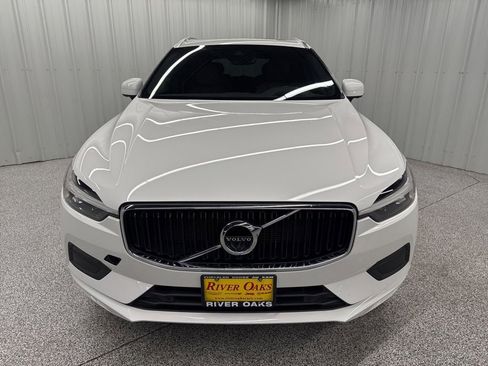 Used 2021 Volvo XC60 T5 Momentum w/ Advanced Package AWD/4WD image 2