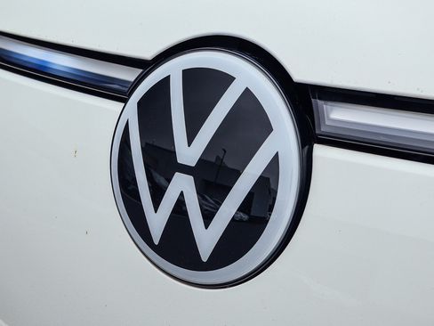 Used 2025 Volkswagen ID. Buzz Pro S RWD image 27