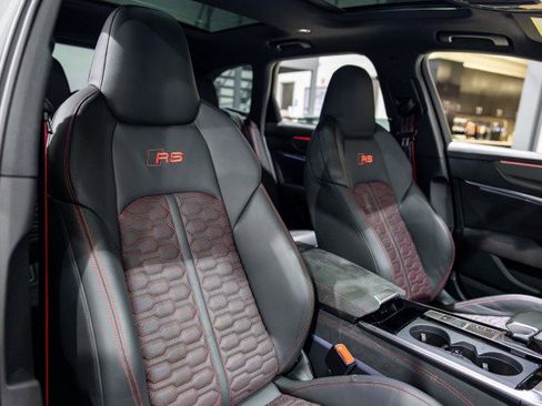 Used 2025 Audi RS 6 performance w/ Black Optic Package image 33