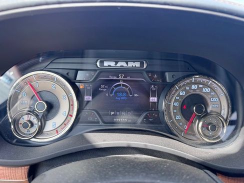 Used 2022 RAM 3500 Limited AWD/4WD image 16