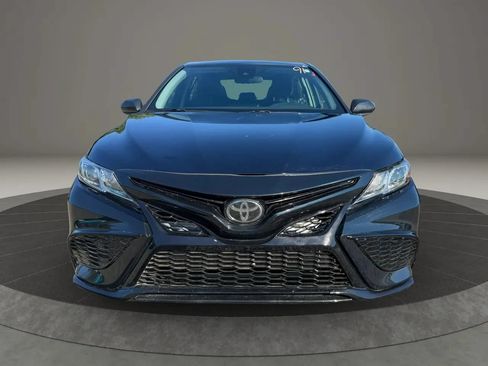 Used 2021 Toyota Camry SE FWD image 2