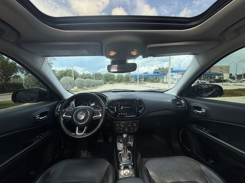 Used 2018 Jeep Compass Limited w/ Navigation Group AWD/4WD image 13
