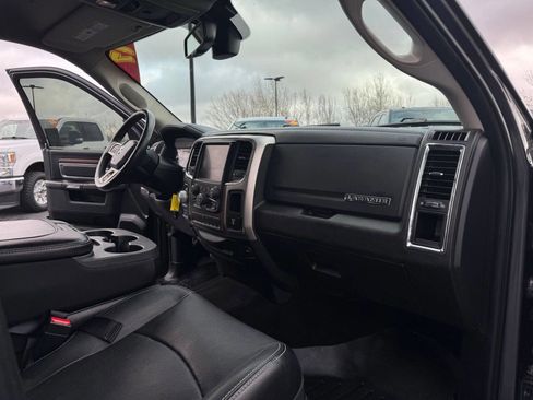 Used 2017 RAM 1500 Laramie image 36