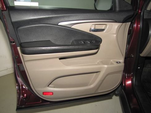 Used 2019 Honda Ridgeline RTL-T image 11