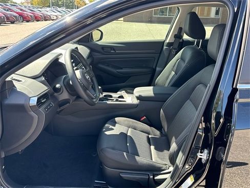New 2025 Nissan Altima 2.5 S image 9