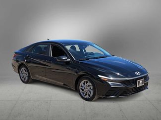 Certified 2024 Hyundai Elantra SEL FWD video 2