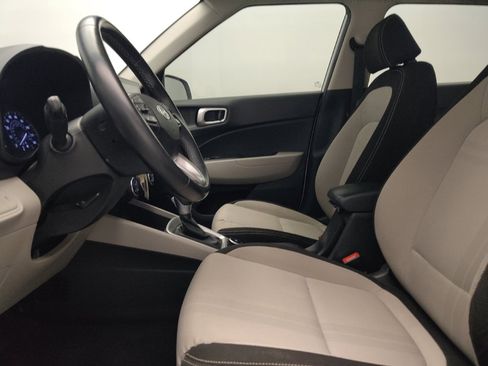 Used 2020 Hyundai Venue SEL w/ Convenience Package FWD image 17