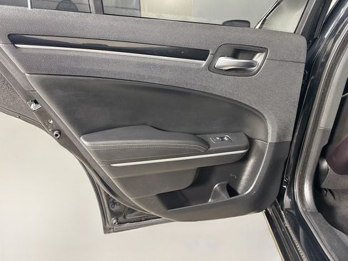 Used 2019 Chrysler 300 S RWD image 26