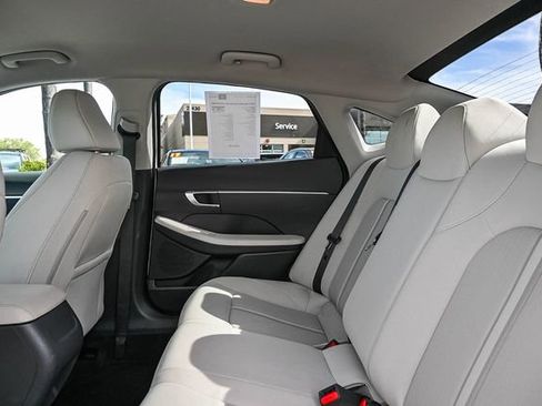 Certified 2025 Hyundai Sonata SE image 16
