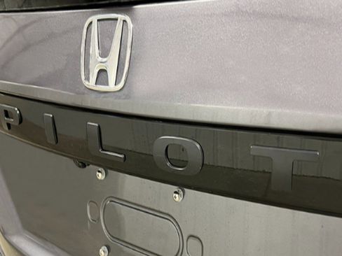 New 2025 Honda Pilot EX-L image 8