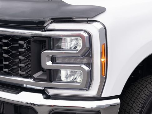 Used 2023 Ford F350 Lariat AWD/4WD image 22