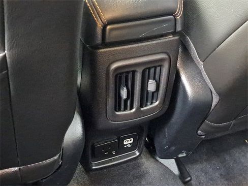 Used 2018 Jeep Compass Limited image 24