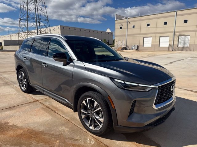 Used 2024 INFINITI QX60 Luxe FWD image 3